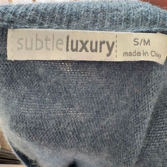 Subtle Luxury Women's V-Neck Cashmere Sweater Blue Size S Pullover - Picture 7 of 7